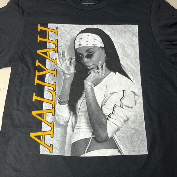 Aaliyah Graphic Tee Black Medium - Picture 1 of 6